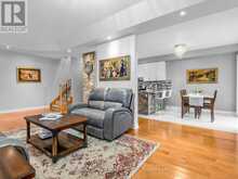39 RIDING MOUNTAIN DRIVE | Richmond Hill Ontario | Slide Image Nine