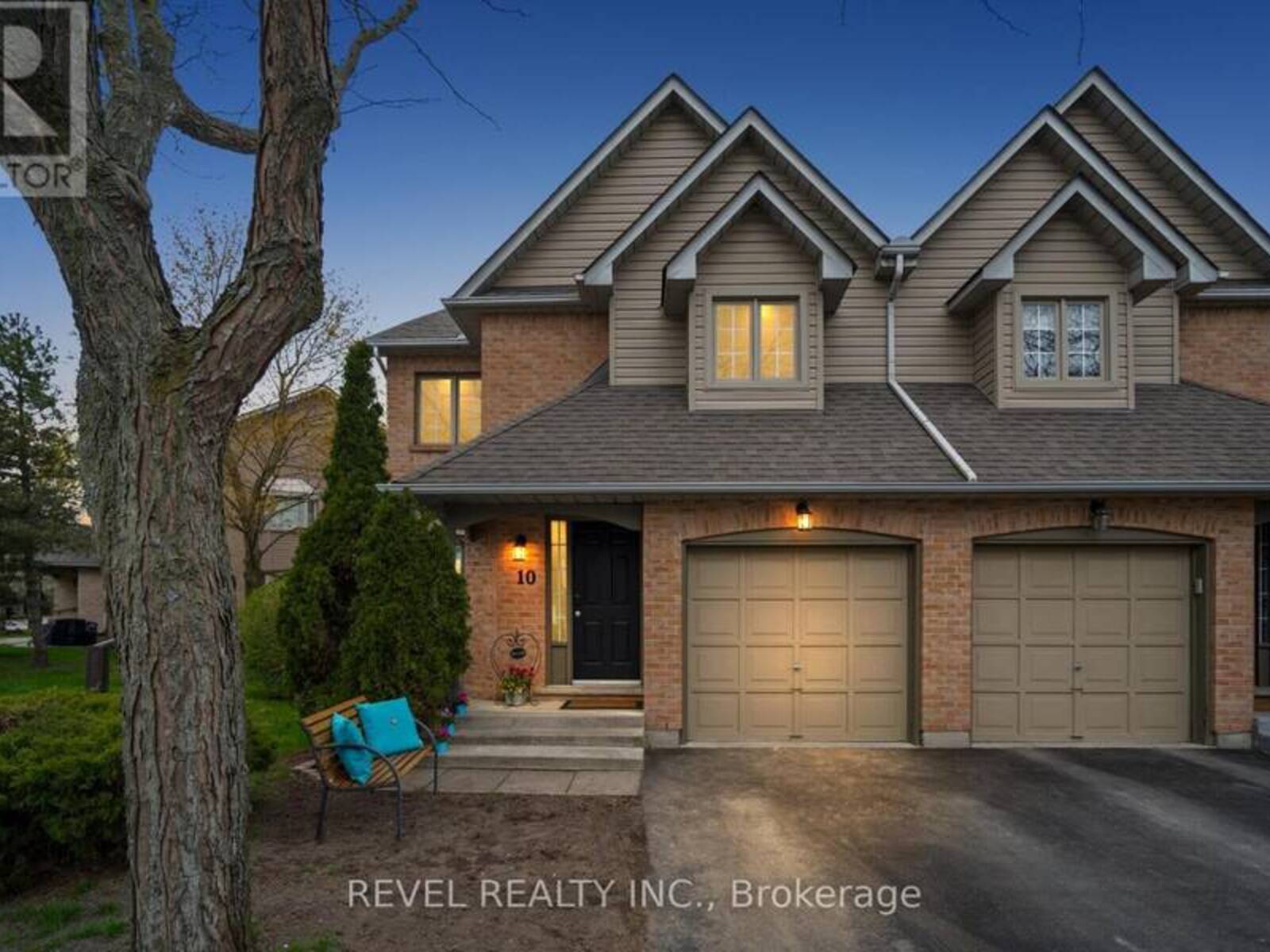 10 - 320 HAMILTON DRIVE, Ancaster, Ontario L9G 4W6