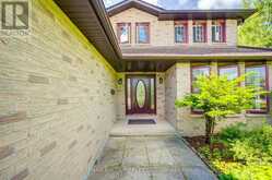 104 LAMBETH COURT | Newmarket Ontario | Slide Image Three