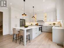 3 RICHMOND PARK DRIVE | Georgina Ontario | Slide Image One