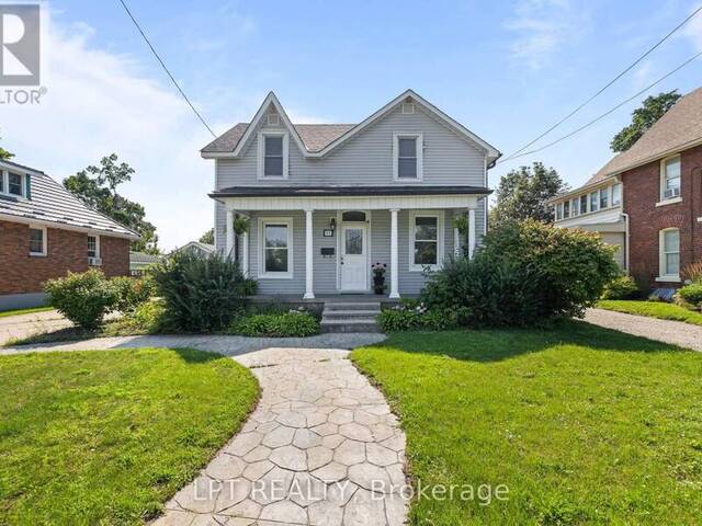 52 PARKSIDE DRIVE E Barrie Ontario, L4N 1W9 - 3 Bedrooms Home For Sale