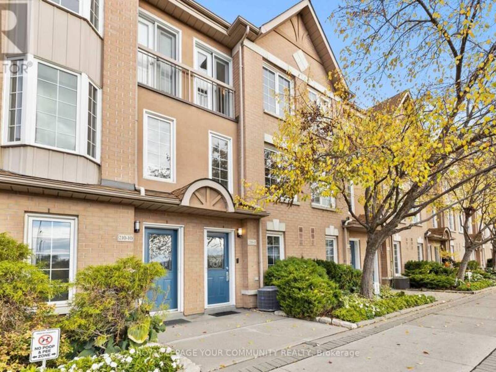 11 - 210 MANITOBA STREET, Toronto, Ontario M8Y 4G7