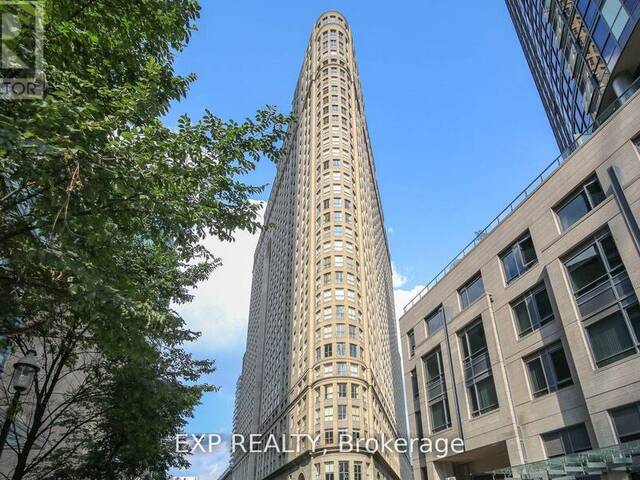 808 - 25 THE ESPLANADE Toronto Ontario, M5E 1W5 - 3 Bedrooms Condo For Sale