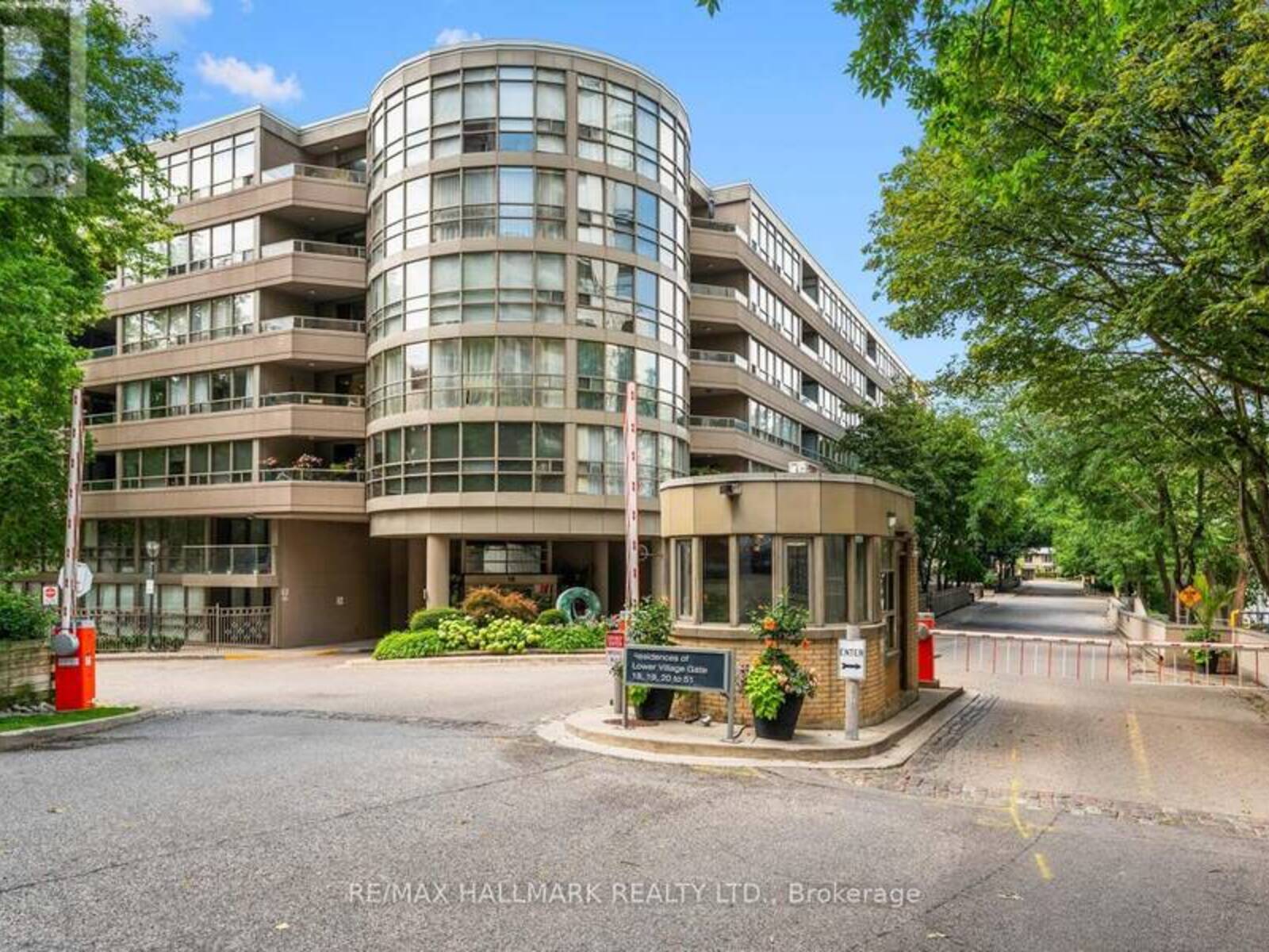 108 - 18 LOWER VILLAGE GATE, Toronto, Ontario M5P 3M1