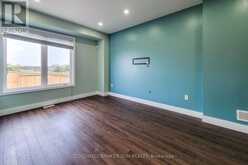 8 BEDROCK DRIVE | Hamilton Ontario | Slide Image Ten