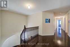 102 WESTMINSTER CIRCLE | Barrie Ontario | Slide Image Twelve