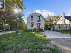 43 PERRY STREET Barrie Ontario, L4N 2G2