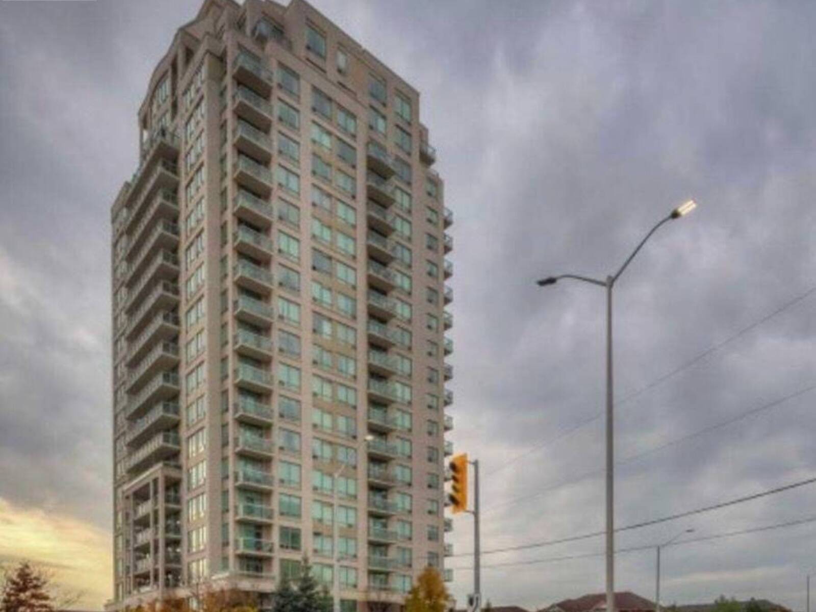 1009 - 1359 RATHBURN ROAD, Mississauga, Ontario L4W 5P7