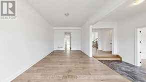 12 ALDWINCKLE AVENUE | Oro-Medonte Ontario | Slide Image Eight