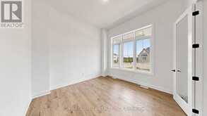 12 ALDWINCKLE AVENUE | Oro-Medonte Ontario | Slide Image Nine