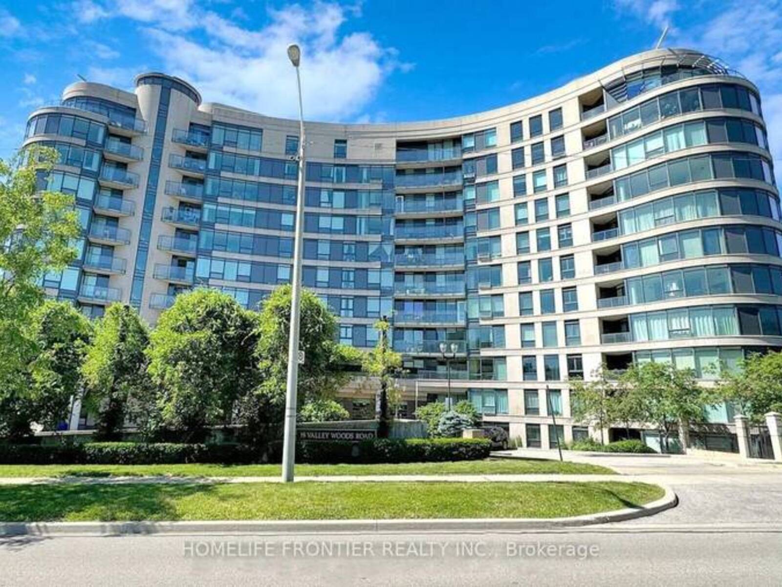 716 - 18 VALLEY WOODS ROAD, Toronto, Ontario M3A 0A1