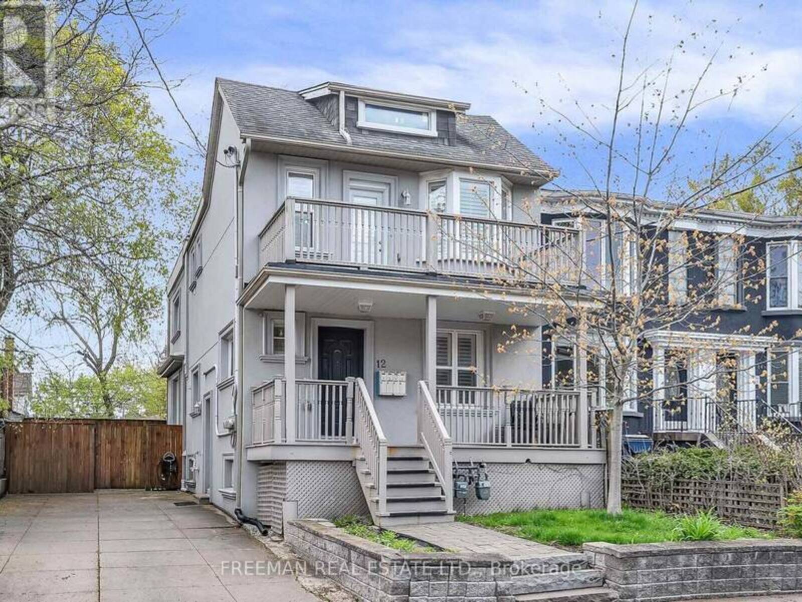 12 ARLINGTON AVENUE, Toronto, Ontario M6G 3K8