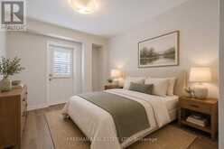 12 ARLINGTON AVENUE | Toronto Ontario | Slide Image Six