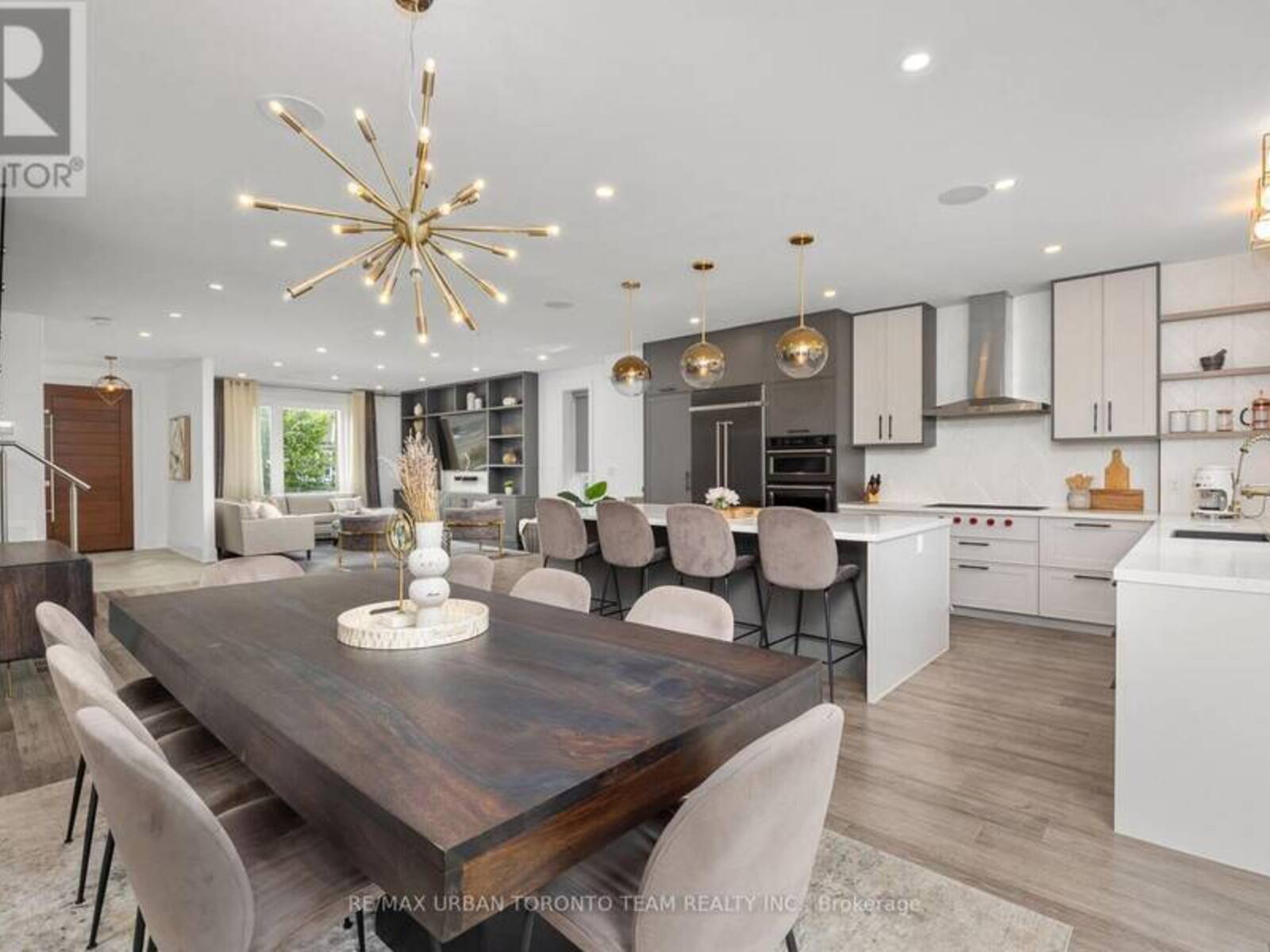 58 MANITOBA STREET, Toronto, Ontario M8Y 1C9