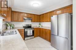 22 MAPLE CROWN TERRACE | Barrie Ontario | Slide Image Thirteen