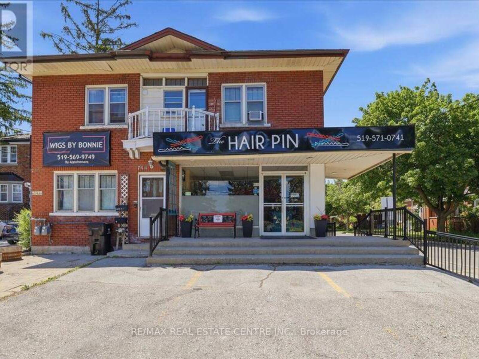 744 QUEEN STREET S, Kitchener, Ontario N2M 1A4