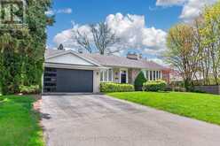 23 RAVENSBOURNE CRESCENT | Toronto Ontario | Slide Image Three