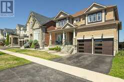 47 VANDERVOORT DRIVE | Richmond Hill Ontario | Slide Image Three