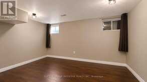 25 LIONS GATE BOULEVARD | Barrie Ontario | Slide Image Thirteen