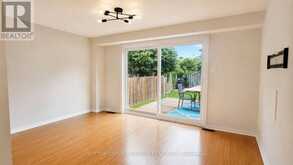 25 LIONS GATE BOULEVARD | Barrie Ontario | Slide Image Four