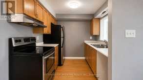 25 LIONS GATE BOULEVARD | Barrie Ontario | Slide Image Six