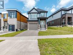 617 BENNINGER DRIVE Kitchener Ontario, N2E 0H8