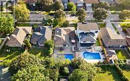 127 REDGRAVE DRIVE | Toronto Ontario | Slide Image Forty-three