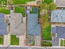 27 LAVINA CRESCENT | Hamilton Ontario | Slide Image Three