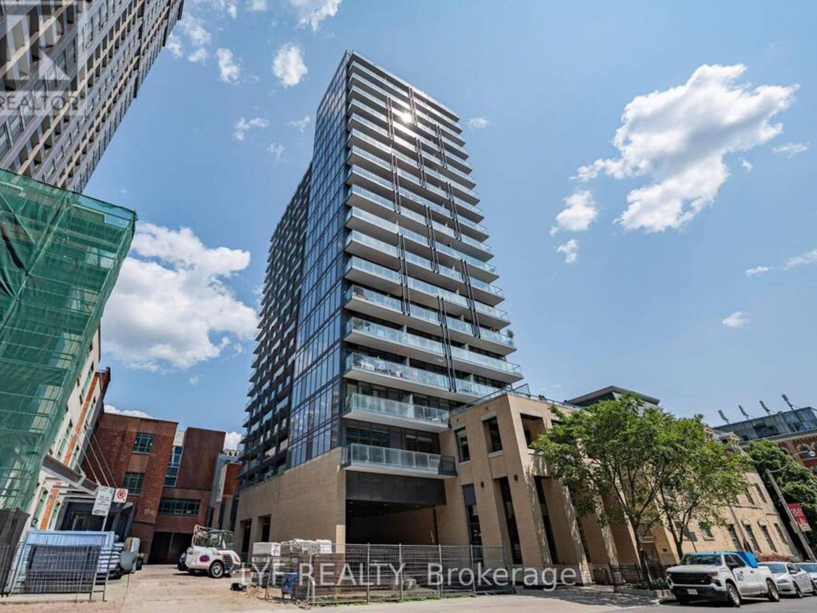402 - 105 GEORGE STREET, Toronto, Ontario M5A 0L4