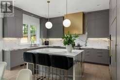 2B FAIRWAY ROAD | Toronto Ontario | Slide Image Twelve