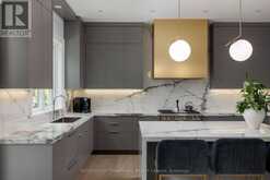 2B FAIRWAY ROAD | Toronto Ontario | Slide Image Thirteen