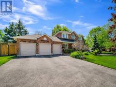 48 MAPLE WAY East Gwillimbury Ontario, L0G 1V0