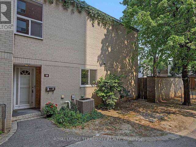 18 - 11 FOUR WINDS DRIVE Toronto Ontario, M3J 1K7 - 3 Bedrooms Condo For Sale