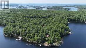 3140 ISLAND 1810 | Honey Harbour Ontario | Slide Image Three