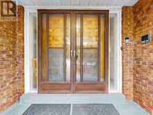 117 AMBERCROFT BOULEVARD | Toronto Ontario | Slide Image Four