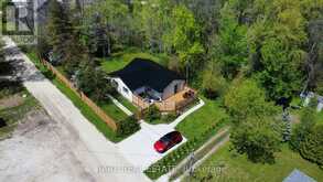 162 BLUE MOUNTAIN DRIVE | The Blue Mountains Ontario | Slide Image Three