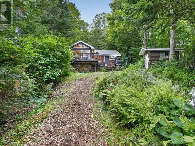 1040 LARIX LANE N Dysart et al Ontario, K0L 1M1 - 3 Bedrooms Waterfront Home For sale