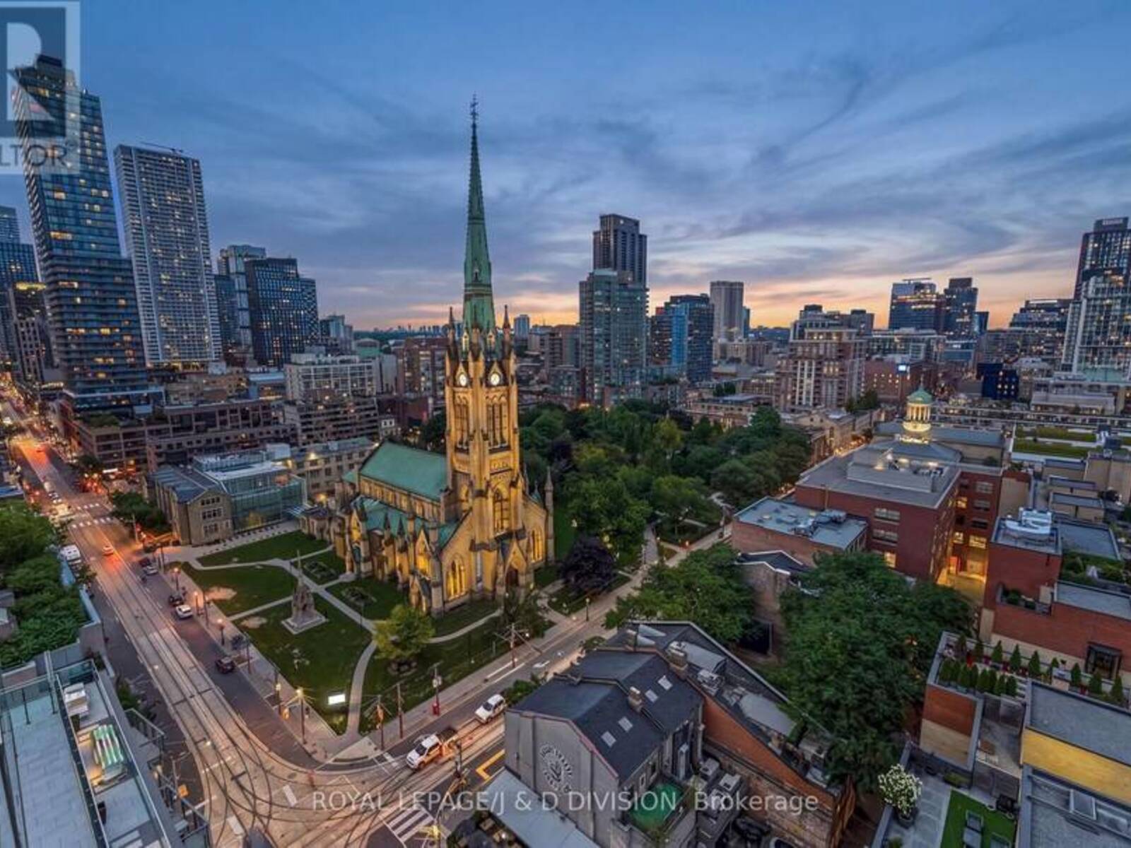 1702 - 60 COLBORNE STREET, Toronto, Ontario M5E 0B7