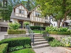 14 PINE CRESCENT Toronto Ontario, M4E 1L2
