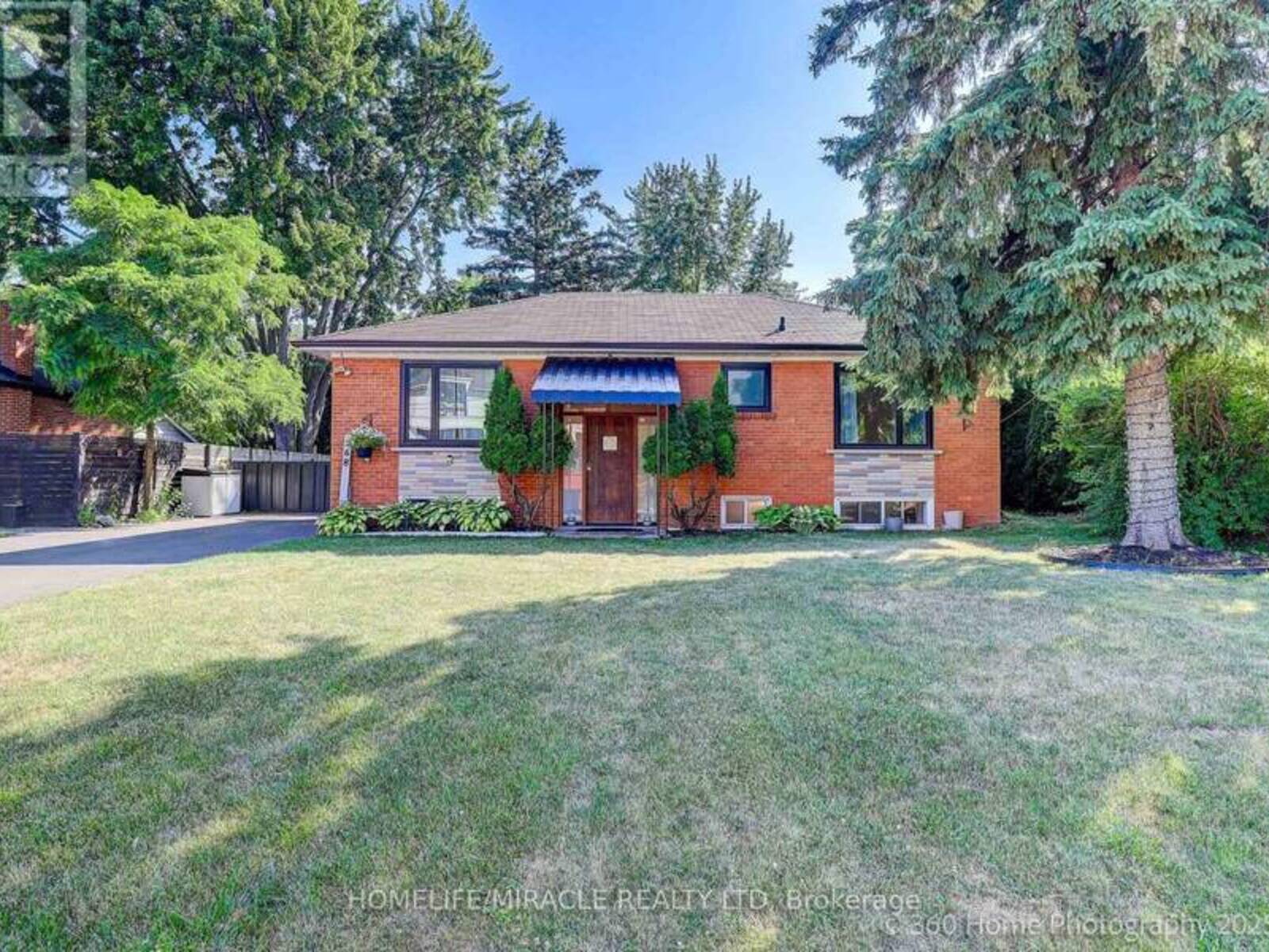 568 WEIR AVENUE, Oakville, Ontario L6L 4X4