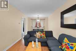 769 PLAYTER CRESCENT | Newmarket Ontario | Slide Image Four