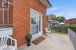 37 FIRENZA DRIVE | Toronto Ontario | Slide Image Four