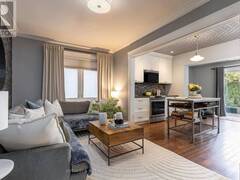 2 REXFORD ROAD Toronto Ontario, M6S 2M3