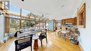 252 SHELDRAKE BOULEVARD | Toronto Ontario | Slide Image Nine