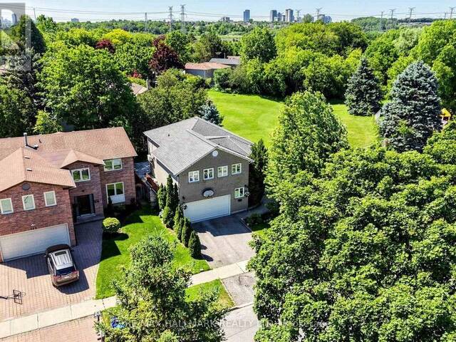 145 OLD SURREY LANE Richmond Hill Ontario, L4C 6R9 - 4 Bedrooms Home For Sale
