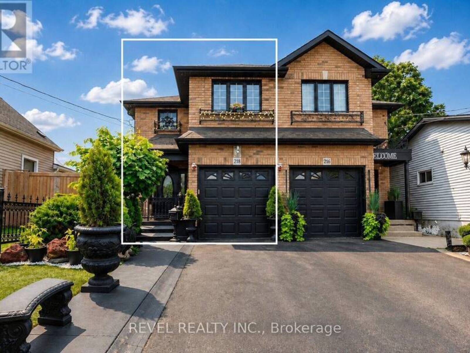 218 MACAULAY STREET E, Hamilton, Ontario L8L 3X8