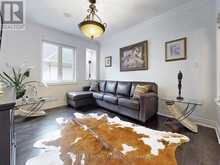 80 PUCCINI DRIVE | Richmond Hill Ontario | Slide Image Eighteen