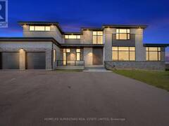 32 SUGARBUSH COURT Halton Hills Ontario, L7G 4S7