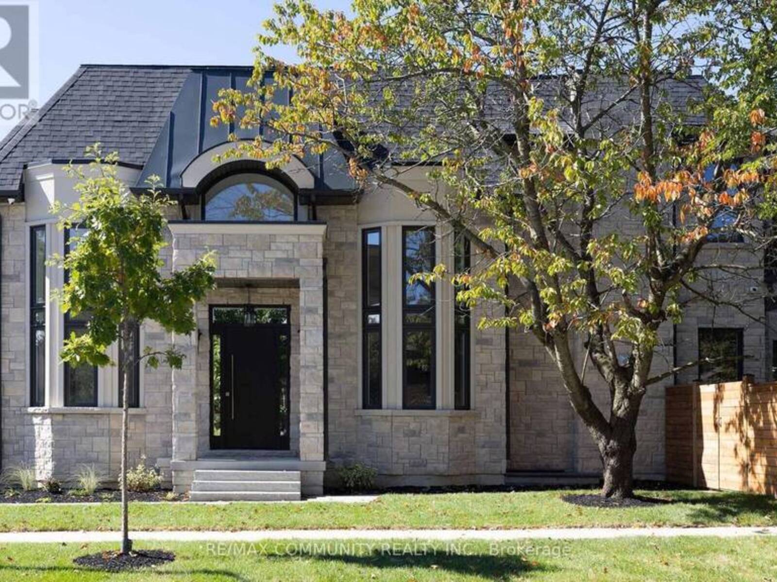 12 PORT ROYAL TRAIL, Toronto, Ontario M1V 2G5