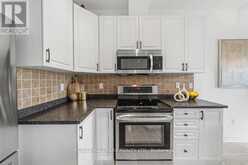 24 - 15 OLD COLONY ROAD | Richmond Hill Ontario | Slide Image Sixteen